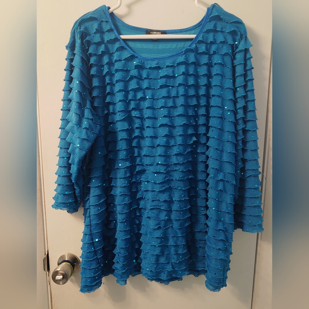 Beautiful Shimmering Blue Top Size 1X